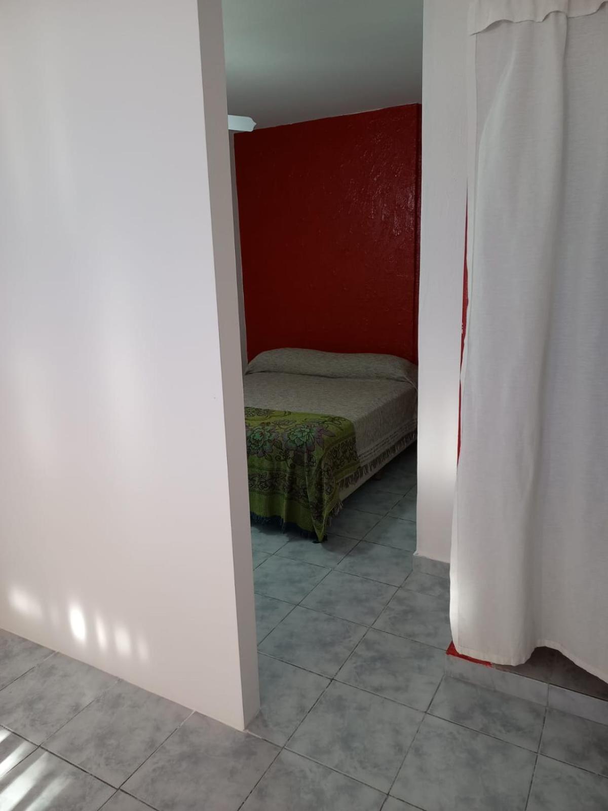 Posada Del Sol Apartment Пуерто Мадрин Екстериор снимка